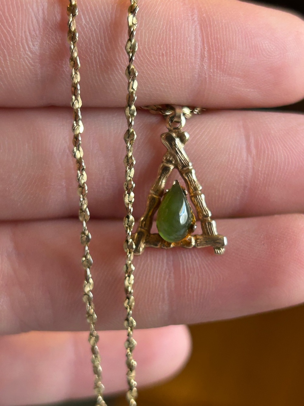 Vintage Faux Jade Pendant Gold Plated Necklace - Picture 9 of 10